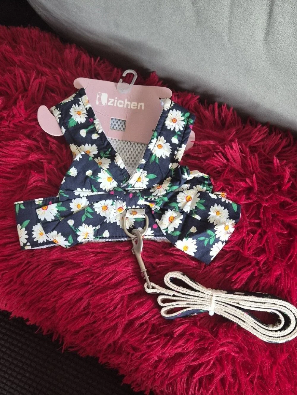 Zichen Floral Daisy Dog Harness — Black with White Daisies